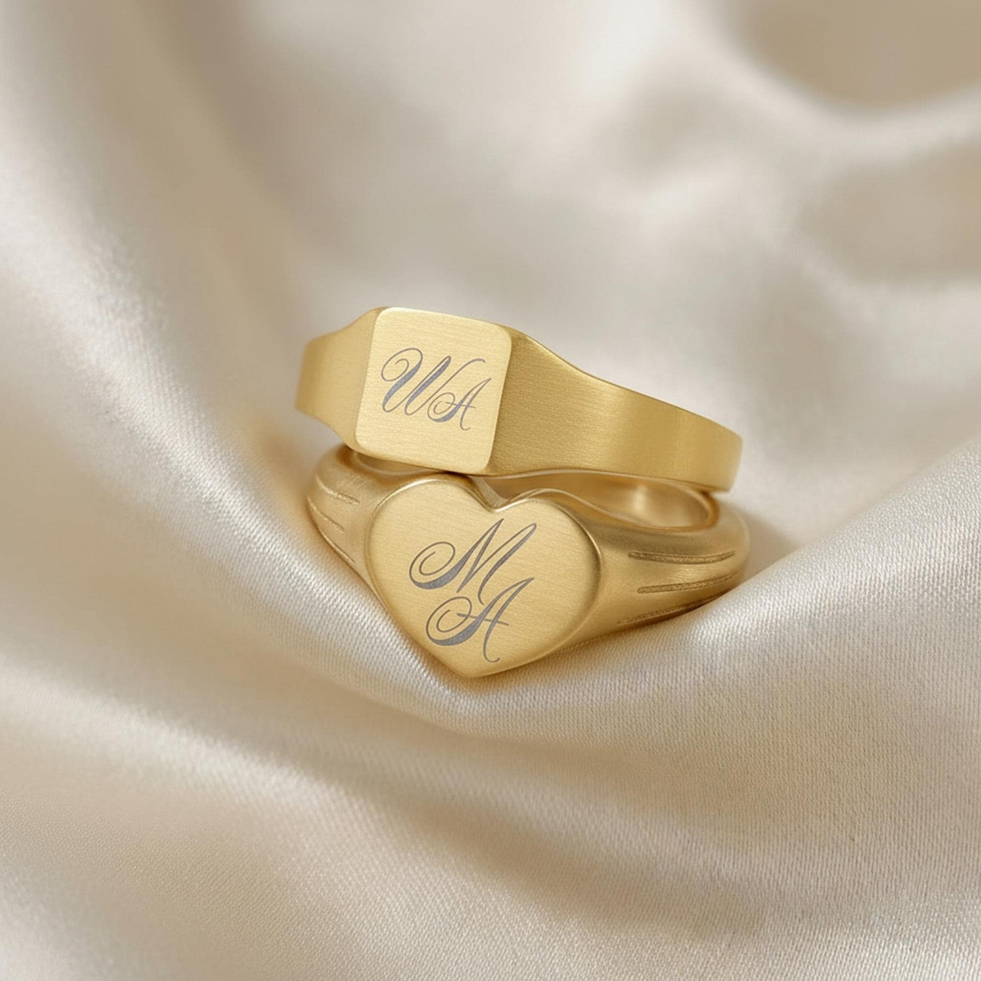 Custom gold signet ring heart or square shaped, Personalized Initial signet ring women and men, signet ring for couples, Bridesmaid gift