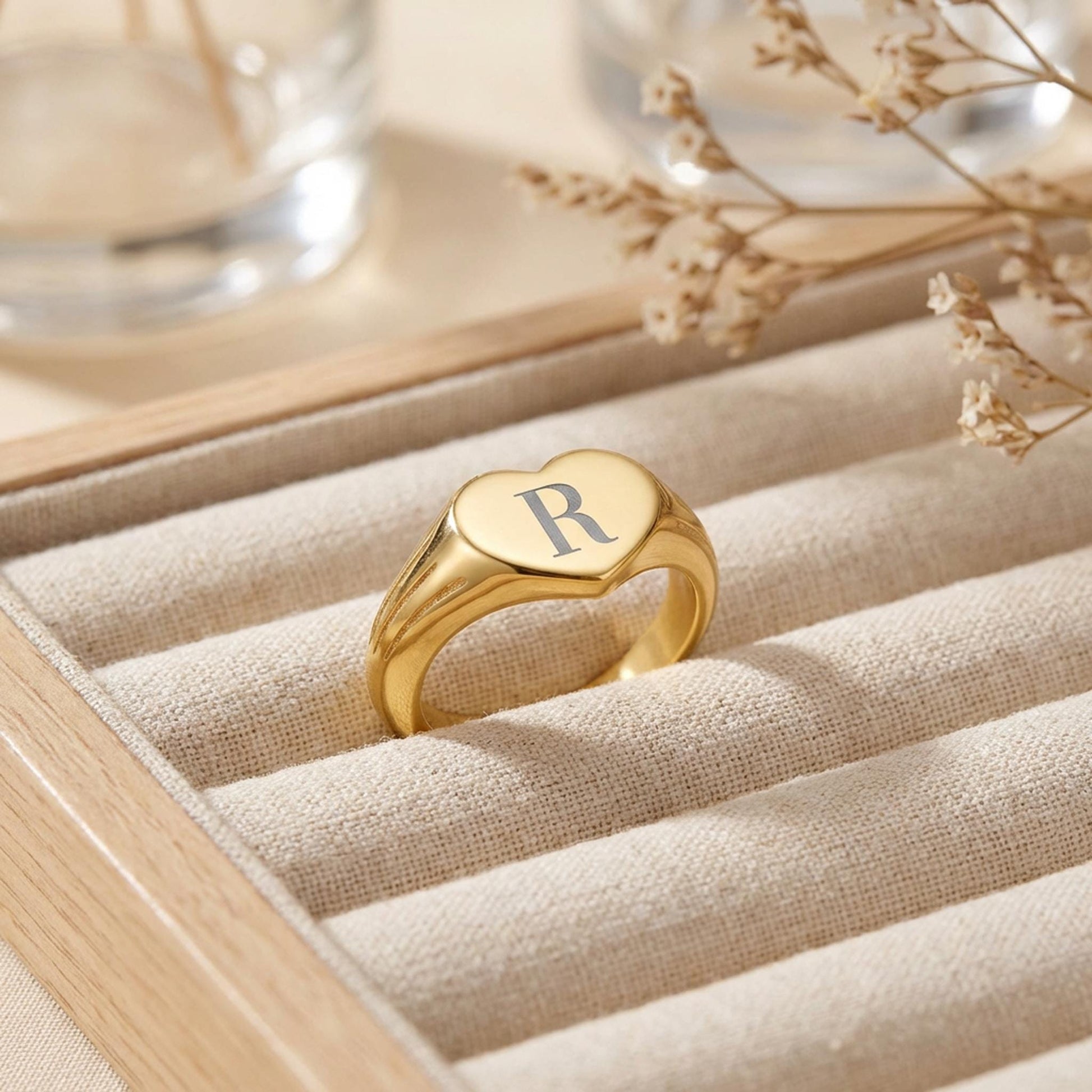 Custom gold signet ring heart or square shaped, Personalized Initial signet ring women and men, signet ring for couples, Bridesmaid gift