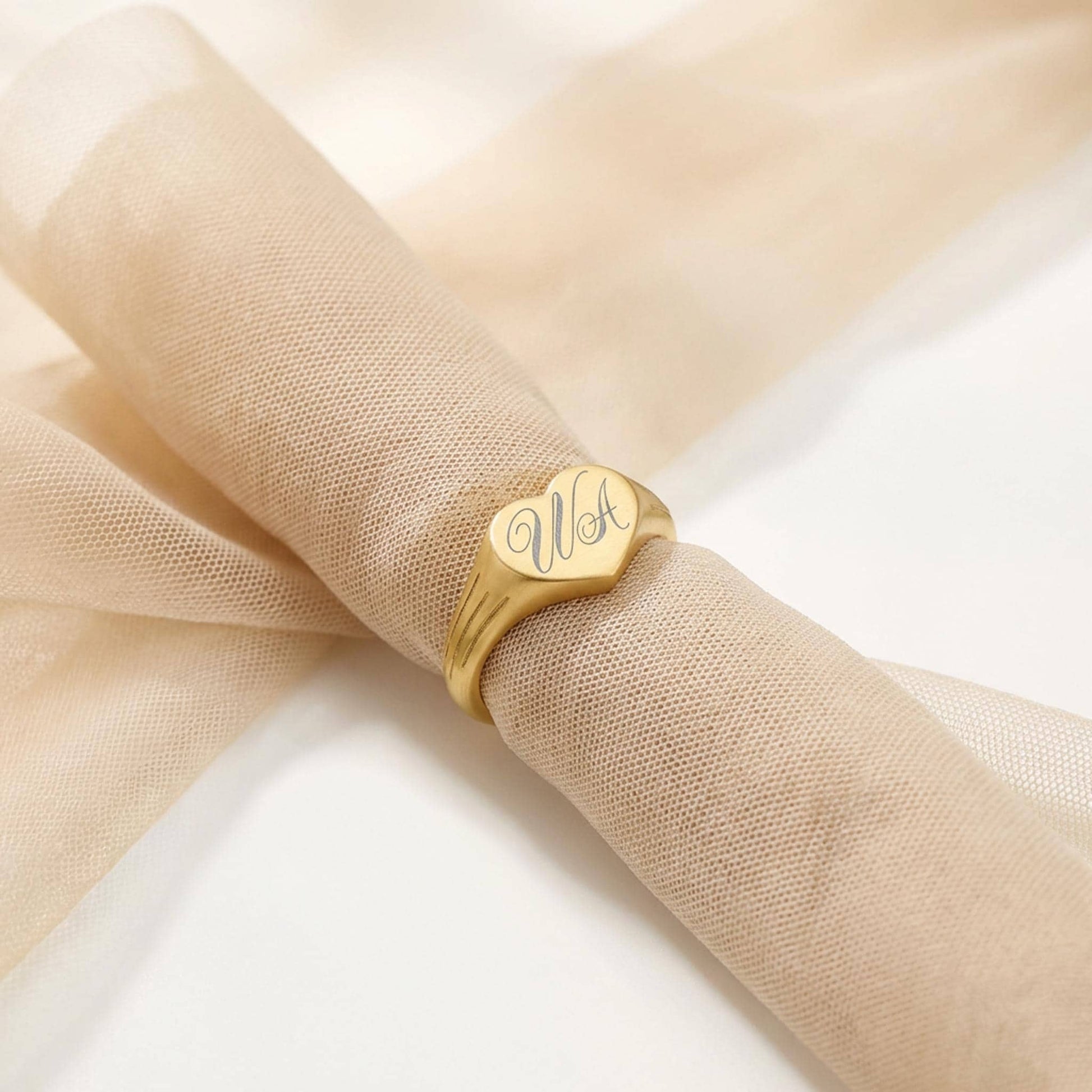 Custom gold signet ring heart or square shaped, Personalized Initial signet ring women and men, signet ring for couples, Bridesmaid gift